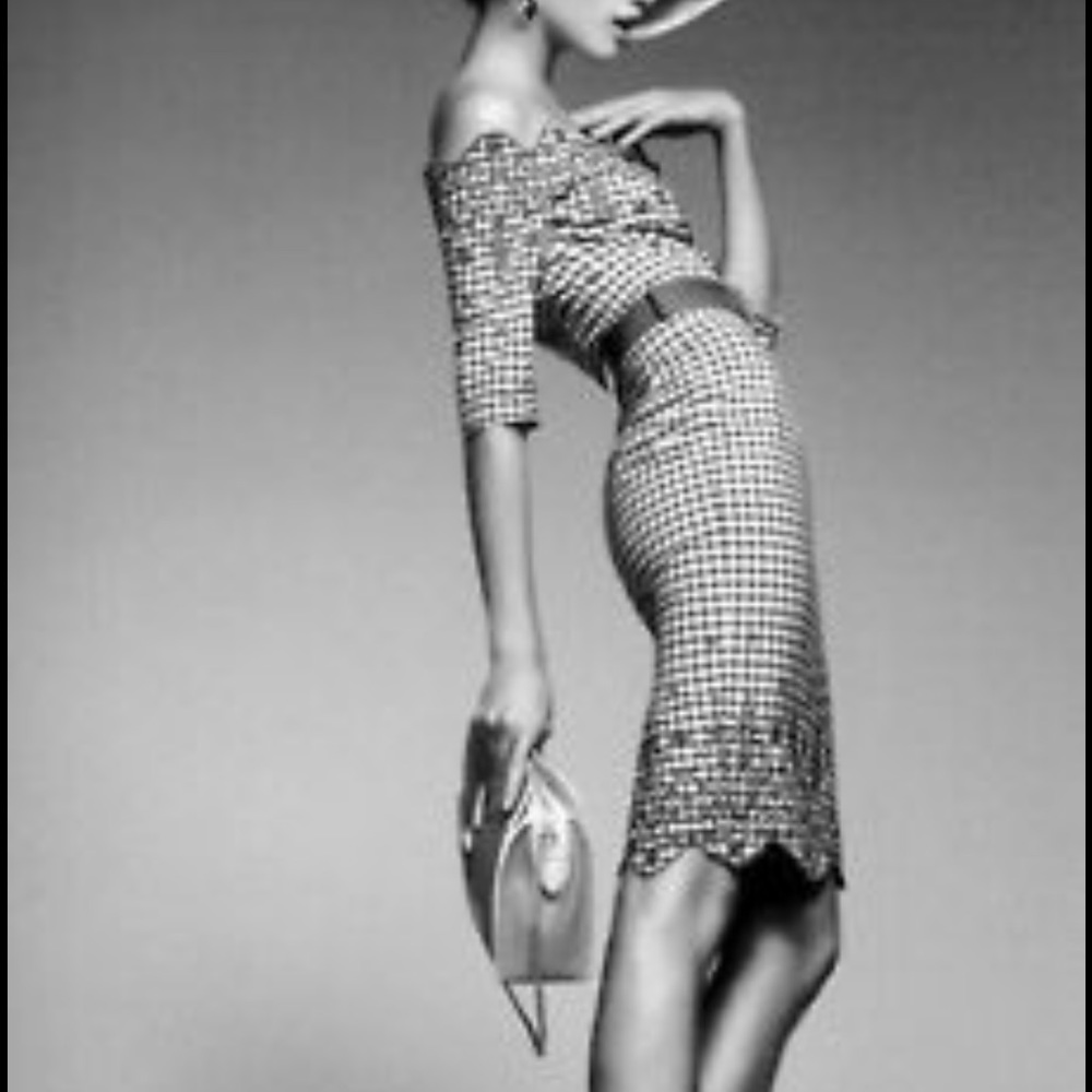 DRESSES - Picture 8 of 16
